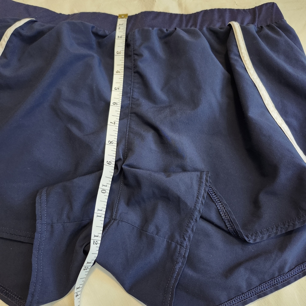 Under Armour Women's Navy Blue Athletic Shorts - Picture 6 of 8